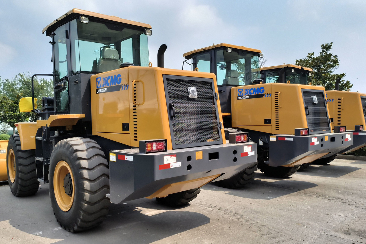 XCMG LW300KN - Chargeuse sur pneus: photos 1 XCMG LW300KN - Chargeuse sur pneus: photos 1