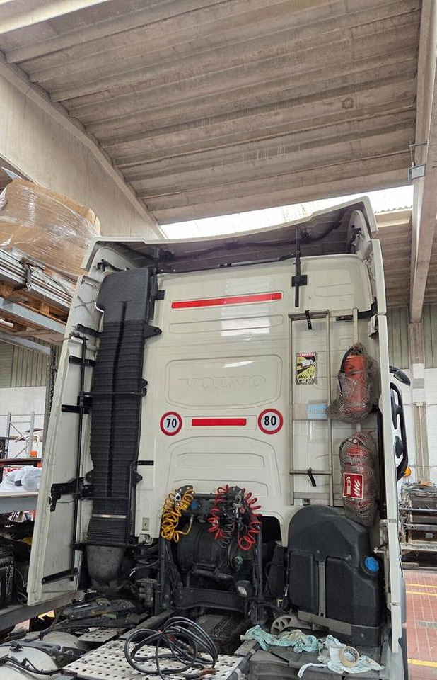 Cabina Volvo FH460 Alta Globetrotter - Cabine pour Camion: photos 1 Cabina Volvo FH460 Alta Globetrotter - Cabine pour Camion: photos 1