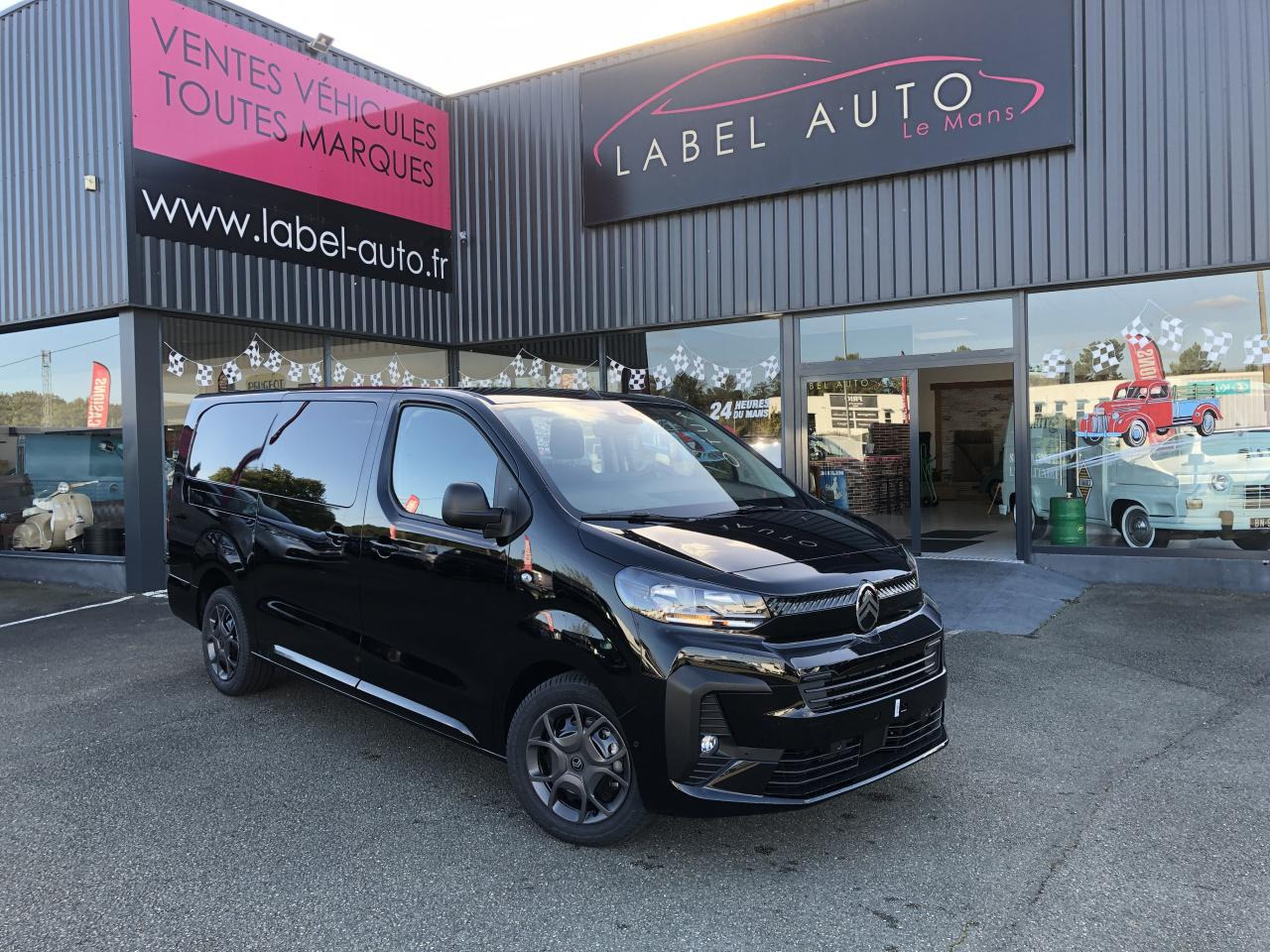 CITROEN Jumpy M 2.0 BlueHDi - 180 S&S - BV EAT8 III CABINE APPROFONDIE Cabine approfondie Fixe PHASE 2 - Fourgon utilitaire: photos 3 CITROEN Jumpy M 2.0 BlueHDi - 180 S&S - BV EAT8 III CABINE APPROFONDIE Cabine approfondie Fixe PHASE 2 - Fourgon utilitaire: photos 3