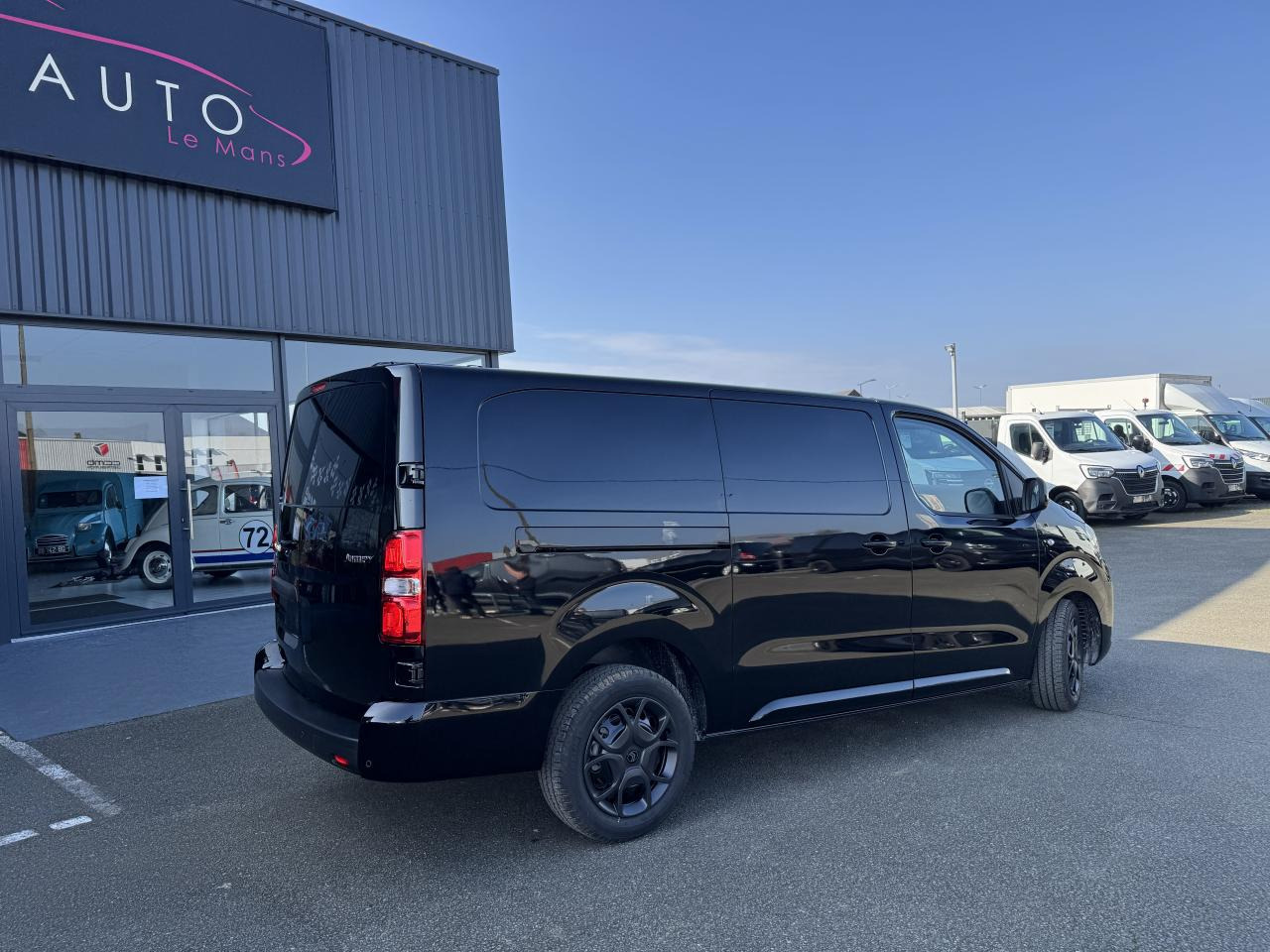 CITROEN Jumpy M 2.0 BlueHDi - 180 S&S - BV EAT8 III FOURGON . PHASE 2 - Fourgon utilitaire: photos 5 CITROEN Jumpy M 2.0 BlueHDi - 180 S&S - BV EAT8 III FOURGON . PHASE 2 - Fourgon utilitaire: photos 5