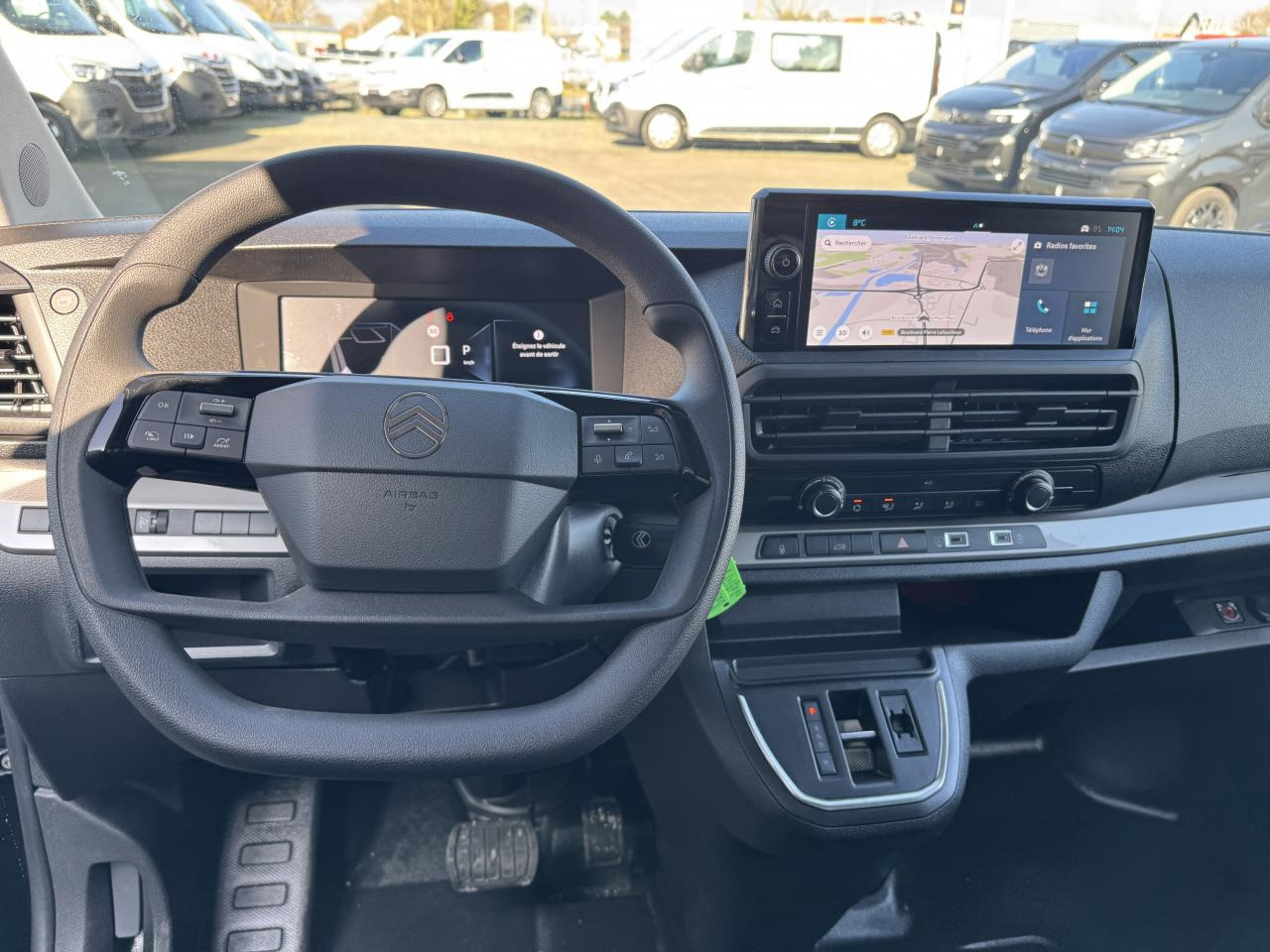 CITROEN Jumpy M 2.0 BlueHDi - 180 S&S - BV EAT8 III FOURGON . PHASE 2 - Fourgon utilitaire: photos 4 CITROEN Jumpy M 2.0 BlueHDi - 180 S&S - BV EAT8 III FOURGON . PHASE 2 - Fourgon utilitaire: photos 4