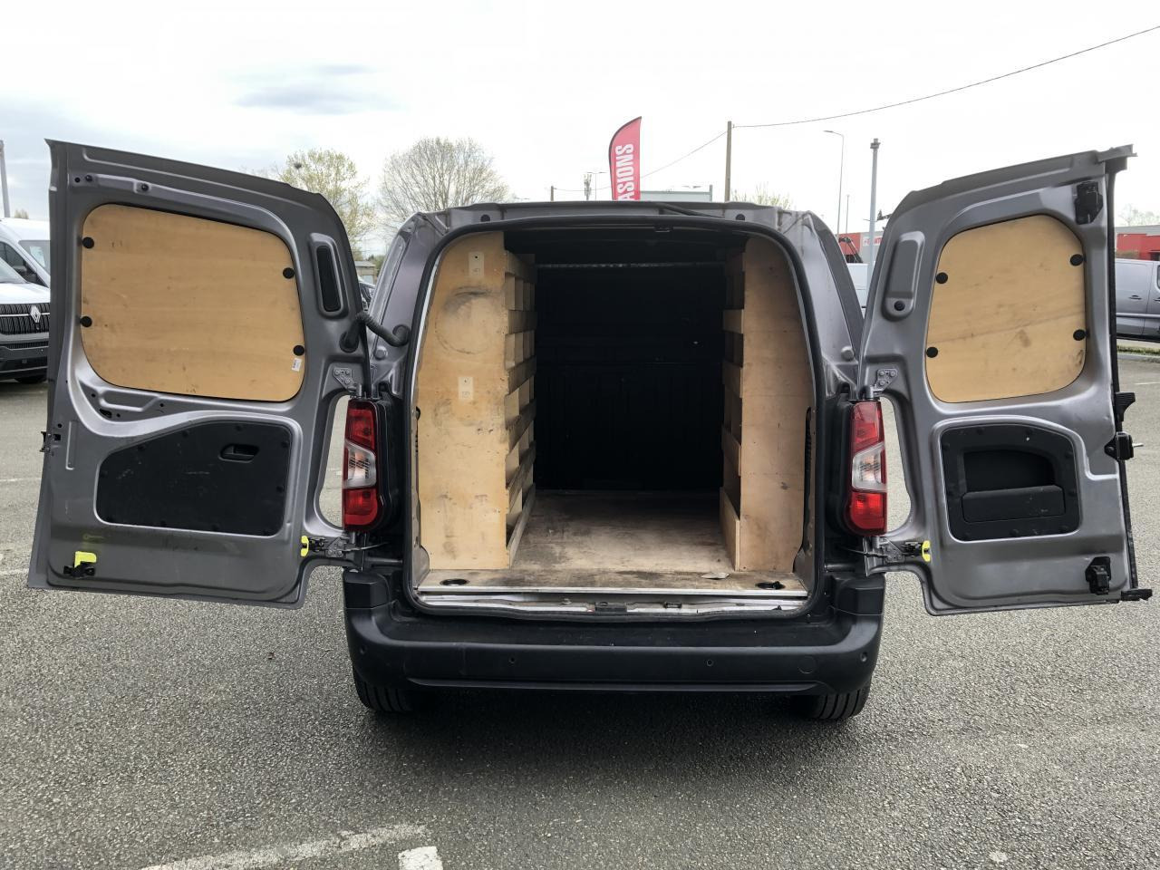 Citroen Berlingo M 1000KG BLUEHDI 130 S&S CLUB EAT8 - Fourgonnette: photos 3 Citroen Berlingo M 1000KG BLUEHDI 130 S&S CLUB EAT8 - Fourgonnette: photos 3