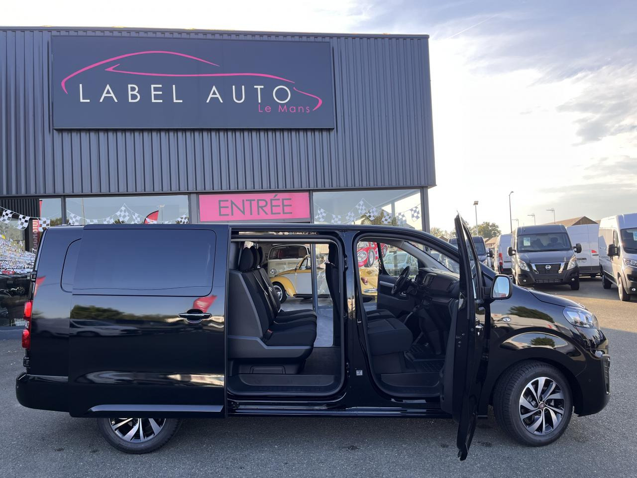 FIAT Scudo XL 2.0 BlueHDi - 180 S&S - BVA Cabine Approfondie 6 PLACES - Utilitaire double cabine: photos 3 FIAT Scudo XL 2.0 BlueHDi - 180 S&S - BVA Cabine Approfondie 6 PLACES - Utilitaire double cabine: photos 3