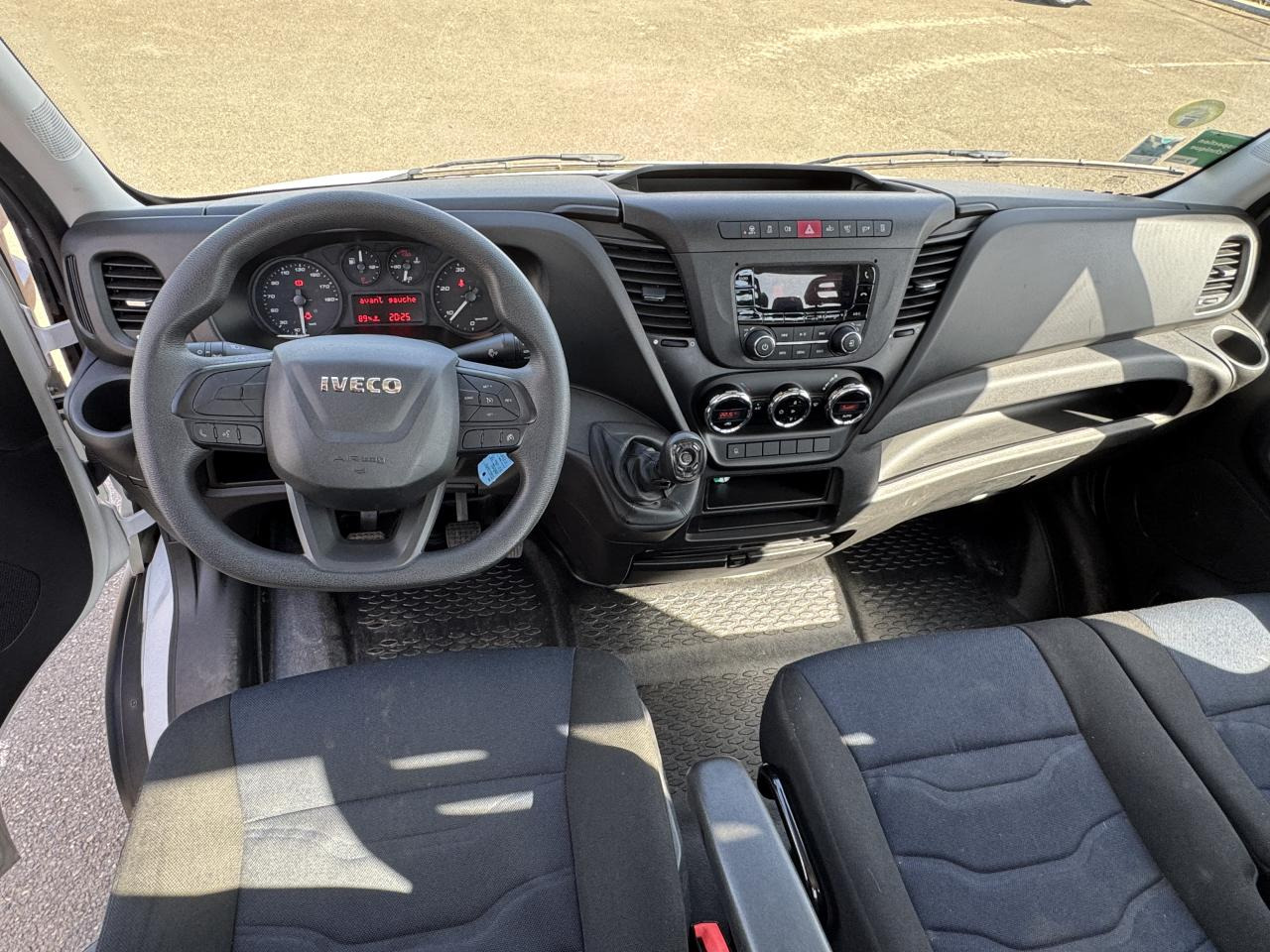 IVECO Daily 35 S 16H3.0 (Quad-Leaf) PORTE VOITURE - Remorqueuse: photos 5 IVECO Daily 35 S 16H3.0 (Quad-Leaf) PORTE VOITURE - Remorqueuse: photos 5