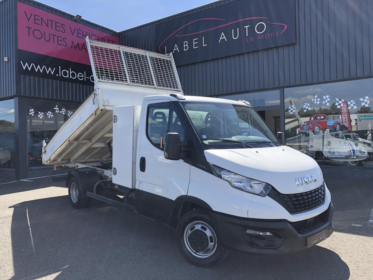 IVECO Daily 35C14 3T5 BENNE + COFFRE RJ 2.3L 140CH - Utilitaire benne: photos 2 IVECO Daily 35C14 3T5 BENNE + COFFRE RJ 2.3L 140CH - Utilitaire benne: photos 2