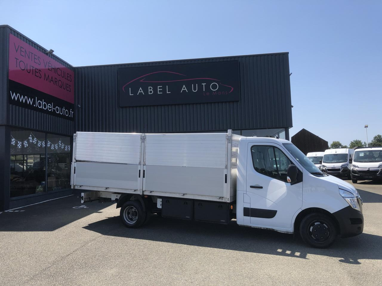 NISSAN INTERSTAR 3T5 2.3 DCI 165CH PLATEAU RIDELLES 4M50 - Utilitaire plateau: photos 1 NISSAN INTERSTAR 3T5 2.3 DCI 165CH PLATEAU RIDELLES 4M50 - Utilitaire plateau: photos 1
