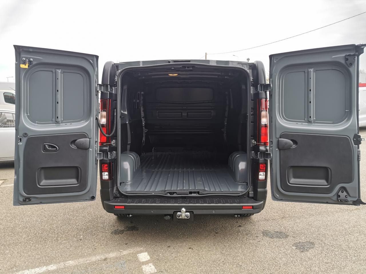 NISSAN Primastar N-Connecta 3.1t L2H1 2.0 dCi - 150 - S/S II 2021 FOURGON Fourgon L2H1 PHASE 2 - Fourgon utilitaire: photos 3 NISSAN Primastar N-Connecta 3.1t L2H1 2.0 dCi - 150 - S/S II 2021 FOURGON Fourgon L2H1 PHASE 2 - Fourgon utilitaire: photos 3