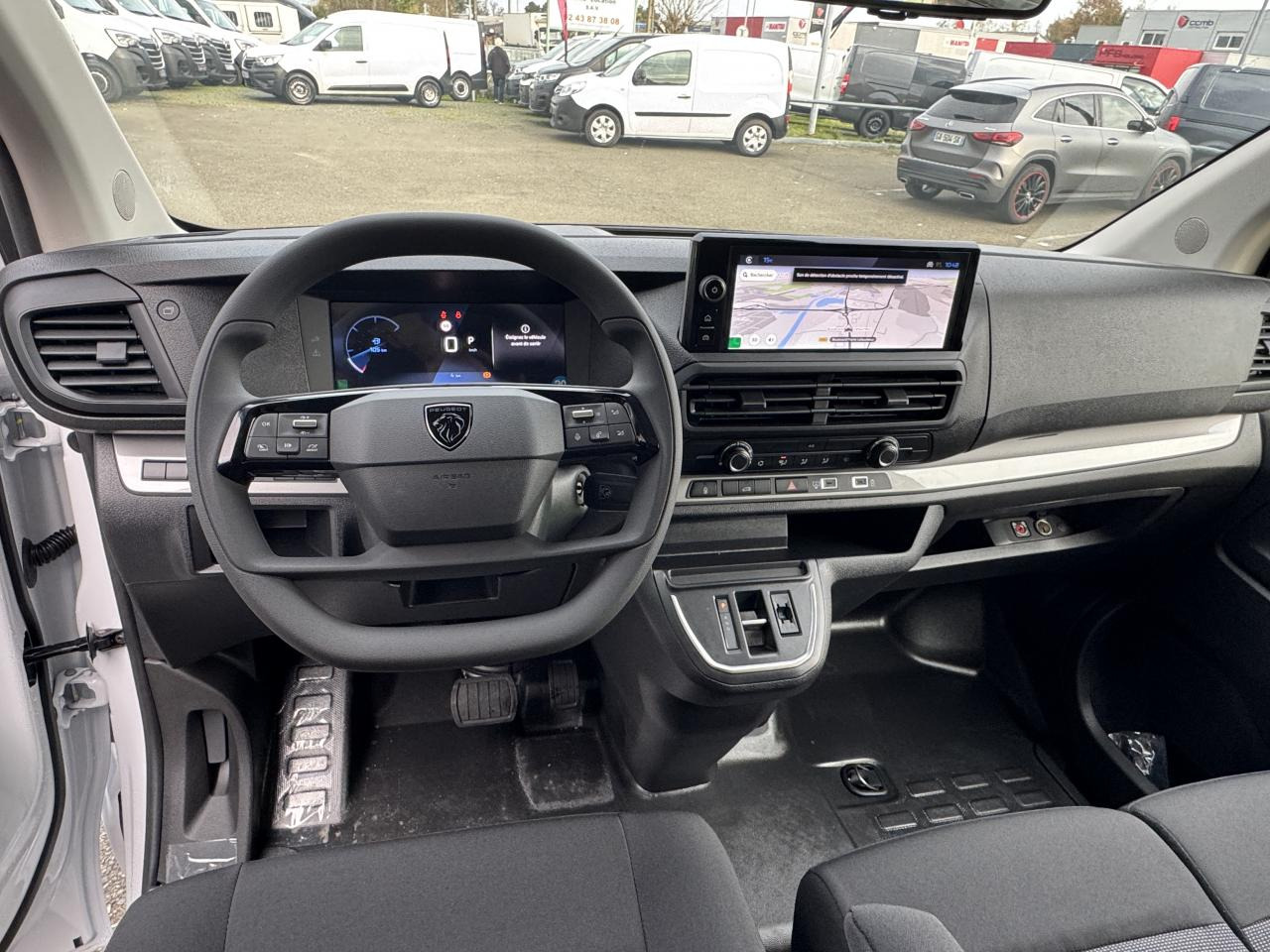 PEUGEOT Expert M 2.0 BlueHDi - 145 S&S - BV EAT8 III FOURGON Fourgon PHASE 2 - Fourgon utilitaire: photos 4 PEUGEOT Expert M 2.0 BlueHDi - 145 S&S - BV EAT8 III FOURGON Fourgon PHASE 2 - Fourgon utilitaire: photos 4