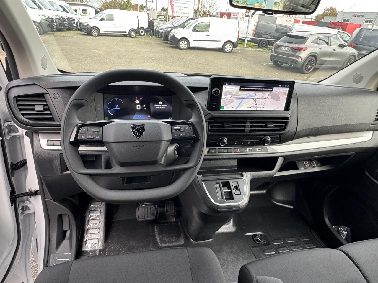 PEUGEOT Expert M 2.0 BlueHDi - 180 S&S - BV EAT8 III FOURGON Fourgon PHASE 2 - Fourgon utilitaire: photos 5 PEUGEOT Expert M 2.0 BlueHDi - 180 S&S - BV EAT8 III FOURGON Fourgon PHASE 2 - Fourgon utilitaire: photos 5