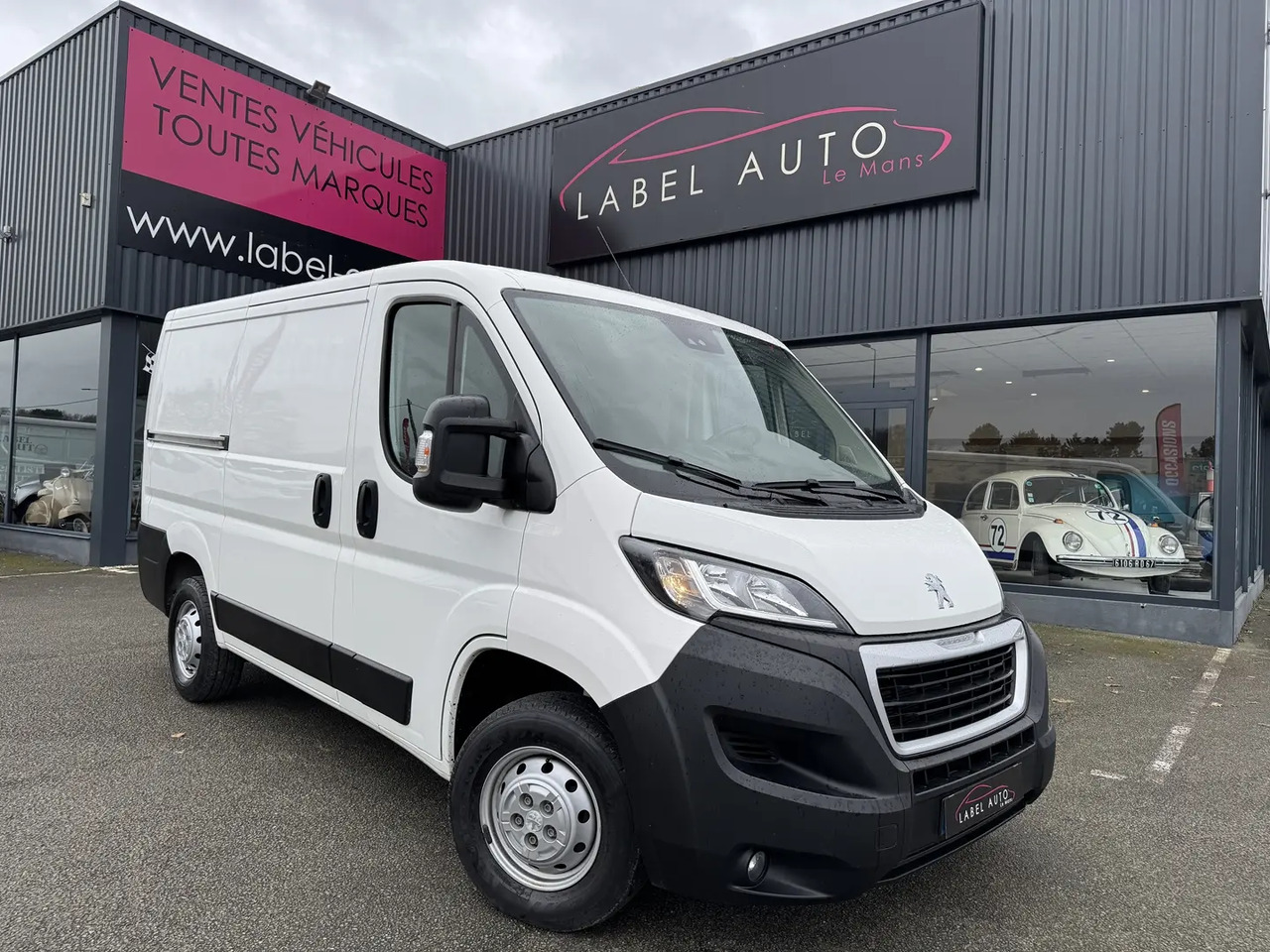 Fourgonnette Peugeot Boxer 330 L1H1 2.2 BLUEHDI S&S 140CH ASPHALT: photos 1