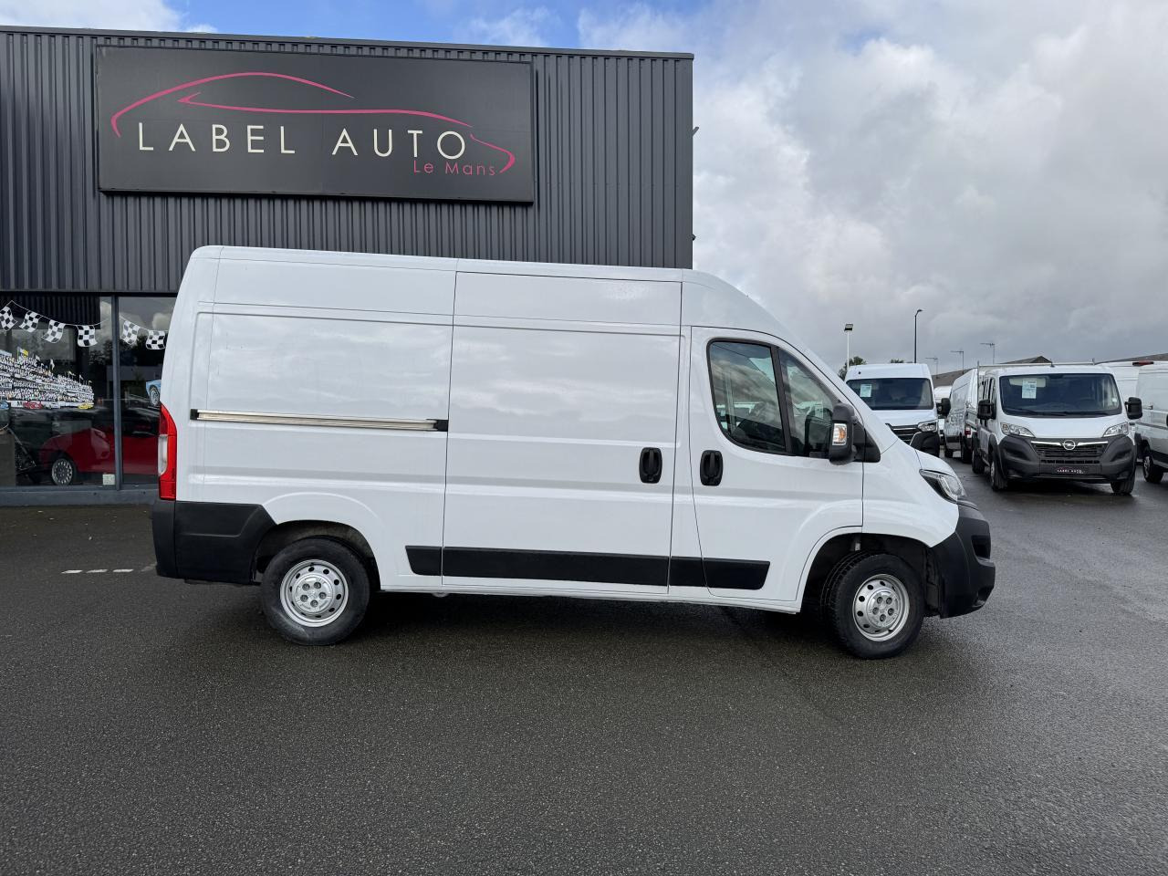 Fourgon utilitaire Peugeot Boxer 333 L2H2 2.2 BLUEHDI S&S 140CH ASPHALT: photos 8