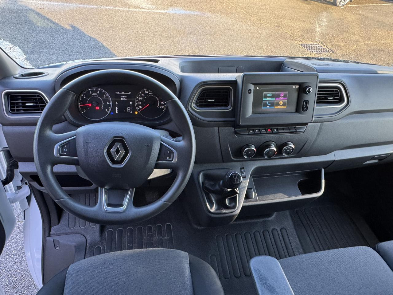 RENAULT MASTER 3T5 CAISSE 20M3 HAYON 2.3 DCI 145CH CONFORT - Fourgon grand volume: photos 4 RENAULT MASTER 3T5 CAISSE 20M3 HAYON 2.3 DCI 145CH CONFORT - Fourgon grand volume: photos 4