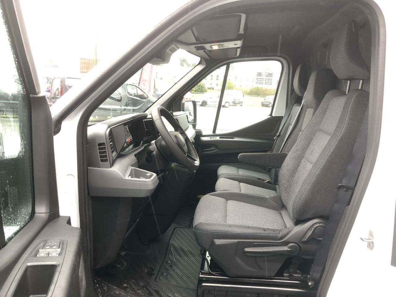 RENAULT MASTER ADVANCE 3T5 L2H2 2.0 BLUE DCI 150 CH TRACTION - Fourgon utilitaire: photos 5 RENAULT MASTER ADVANCE 3T5 L2H2 2.0 BLUE DCI 150 CH TRACTION - Fourgon utilitaire: photos 5