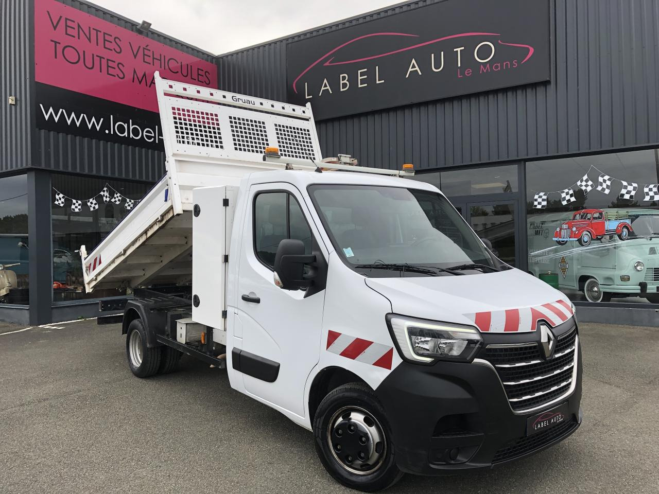 RENAULT Master Confort R3500RJ L3 2.3 dCi - 145 Petite Série III TRANSPORTS SPECIFIQUES BENNE Benne - Utilitaire benne: photos 1 RENAULT Master Confort R3500RJ L3 2.3 dCi - 145 Petite Série III TRANSPORTS SPECIFIQUES BENNE Benne - Utilitaire benne: photos 1