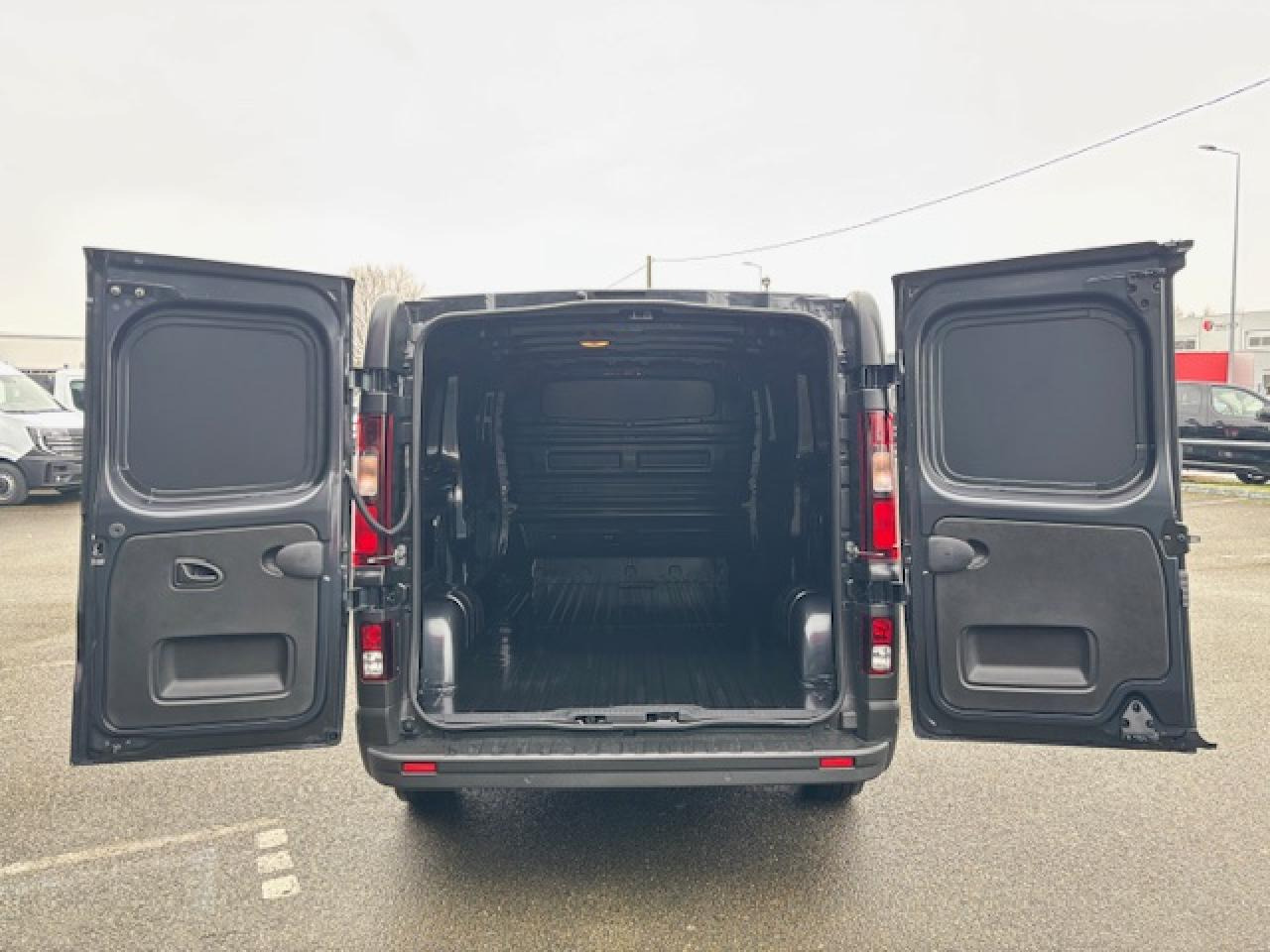 RENAULT Trafic L2H1 3000 Kg 2.0 Blue dCi - 150 2024 III FOURGON Fourgon Advance L2H1 PHASE 3 - Fourgon utilitaire: photos 3 RENAULT Trafic L2H1 3000 Kg 2.0 Blue dCi - 150 2024 III FOURGON Fourgon Advance L2H1 PHASE 3 - Fourgon utilitaire: photos 3