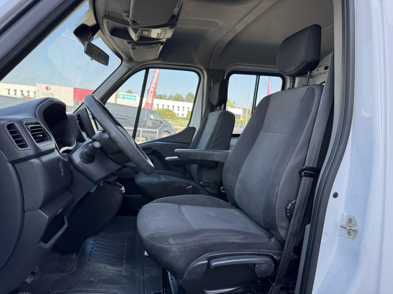 Renault Master combi RENAULT 3T5 BENNE + COFFRE RJ DOUBLE CABINE 6 PL 2.3 DCI 130 CH CONFORT + GPS + REGUL + CLIM - Utilitaire benne: photos 4 Renault Master combi RENAULT 3T5 BENNE + COFFRE RJ DOUBLE CABINE 6 PL 2.3 DCI 130 CH CONFORT + GPS + REGUL + CLIM - Utilitaire benne: photos 4