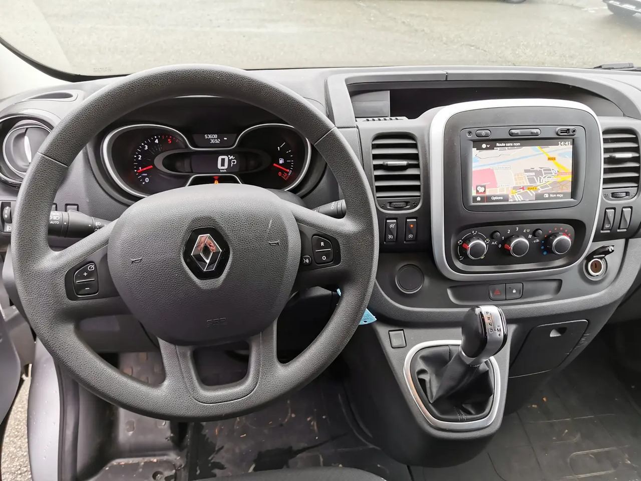 Renault Trafic L2H1 1200 2.0 DCI 145CH ENERGY CABINE APPROFONDIE CONFORT EDC E6 - Utilitaire double cabine: photos 3 Renault Trafic L2H1 1200 2.0 DCI 145CH ENERGY CABINE APPROFONDIE CONFORT EDC E6 - Utilitaire double cabine: photos 3