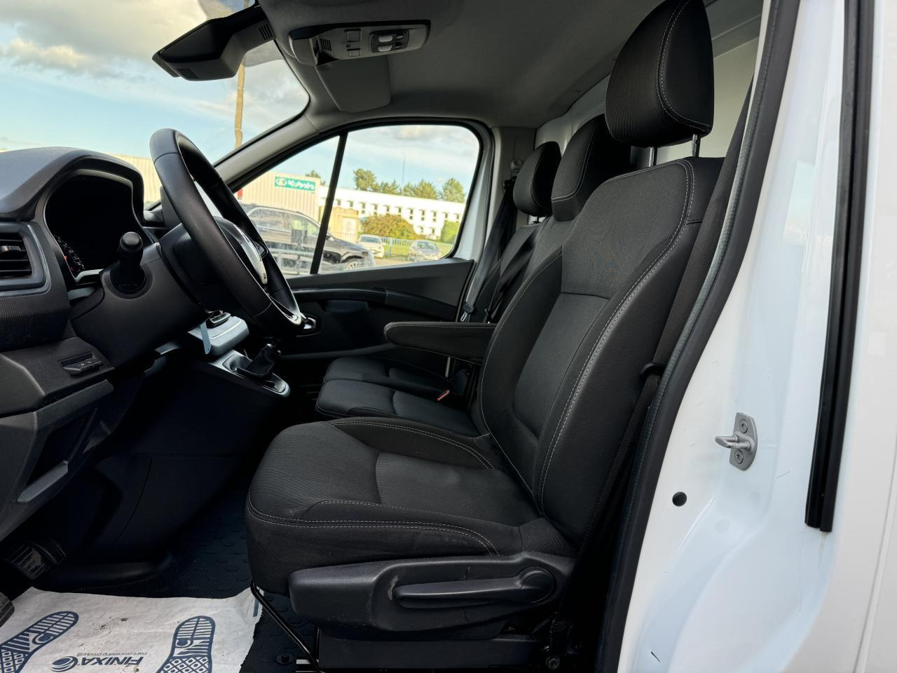 Fourgon utilitaire Renault Trafic L2H1 3000 Kg 2.0 Blue dCi - 130 III FOURGON Fourgon Grand Confort L2H1 PHASE 3: photos 6