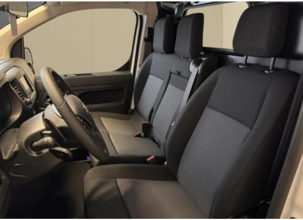 TOYOTA Proace 2.0 140 D-4D - Start&Stop 2016 FOURGON Fourgon Medium Start PHASE 2 - Fourgon utilitaire: photos 5 TOYOTA Proace 2.0 140 D-4D - Start&Stop 2016 FOURGON Fourgon Medium Start PHASE 2 - Fourgon utilitaire: photos 5