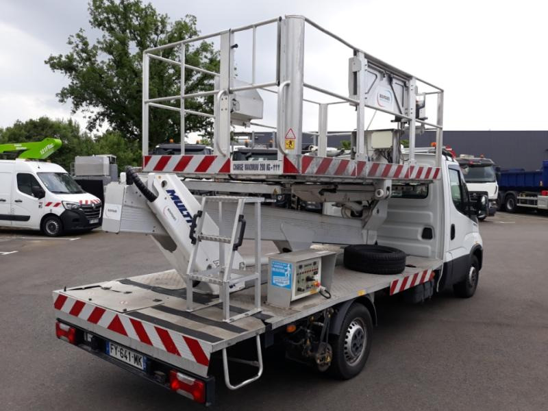 Iveco Daily 35S14 Plateau Nacelle 6m50 Spécial tunnel - Camion avec nacelle: photos 4 Iveco Daily 35S14 Plateau Nacelle 6m50 Spécial tunnel - Camion avec nacelle: photos 4
