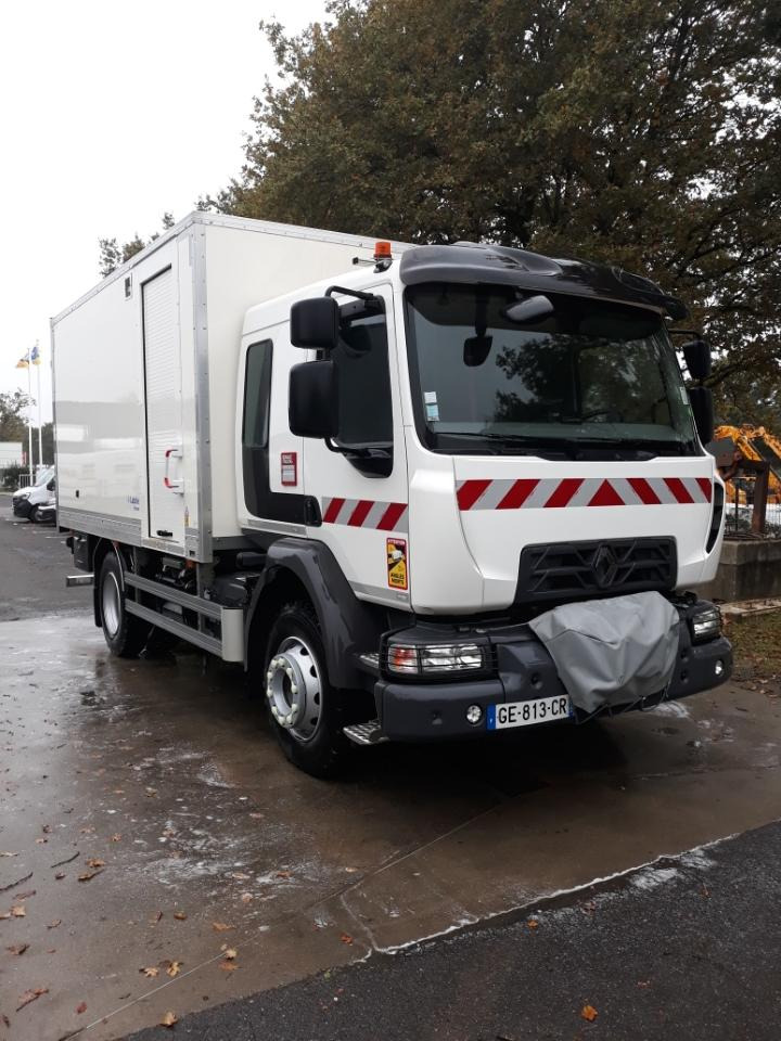 Renault D 13 HIGH K P4X2 280CV Double cabine 6 places - Camion fourgon: photos 2 Renault D 13 HIGH K P4X2 280CV Double cabine 6 places - Camion fourgon: photos 2