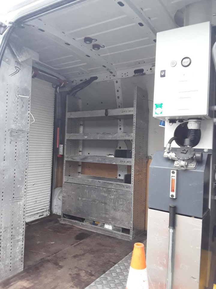 Renault Master 130 35 Fourgon nacelle - Camion avec nacelle: photos 4 Renault Master 130 35 Fourgon nacelle - Camion avec nacelle: photos 4