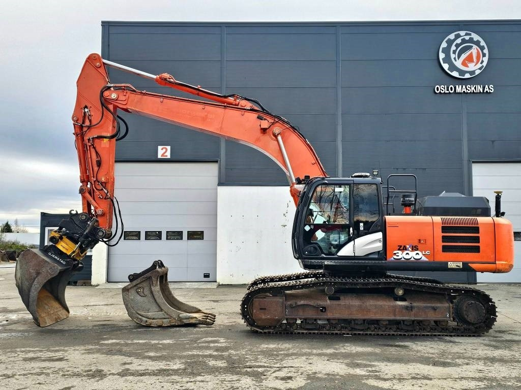 Hitachi ZX 300 LC-6 - Pelle sur chenille: photos 3 Hitachi ZX 300 LC-6 - Pelle sur chenille: photos 3
