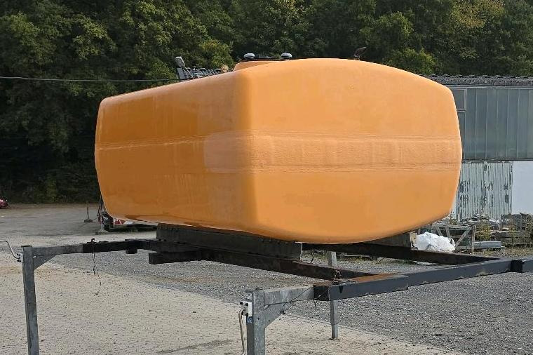 Dücker 5m3 Wassertank Wasserfass für Unimog UGE UGN 405 U300 400 500 427 430 LKW Boschung wassertank Laugentank Bewässerung 5000liter - Conteneur citerne: photos 3 Dücker 5m3 Wassertank Wasserfass für Unimog UGE UGN 405 U300 400 500 427 430 LKW Boschung wassertank Laugentank Bewässerung 5000liter - Conteneur citerne: photos 3