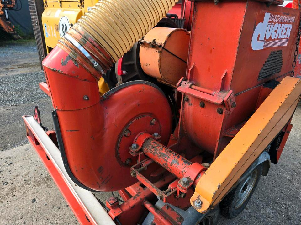 Dücker HM 760 Holzhacker Holzhäcksler Holzhackschnitzler Hacker Häcksler Hatz Diesel 4L40C - Broyeur de végétaux: photos 4 Dücker HM 760 Holzhacker Holzhäcksler Holzhackschnitzler Hacker Häcksler Hatz Diesel 4L40C - Broyeur de végétaux: photos 4
