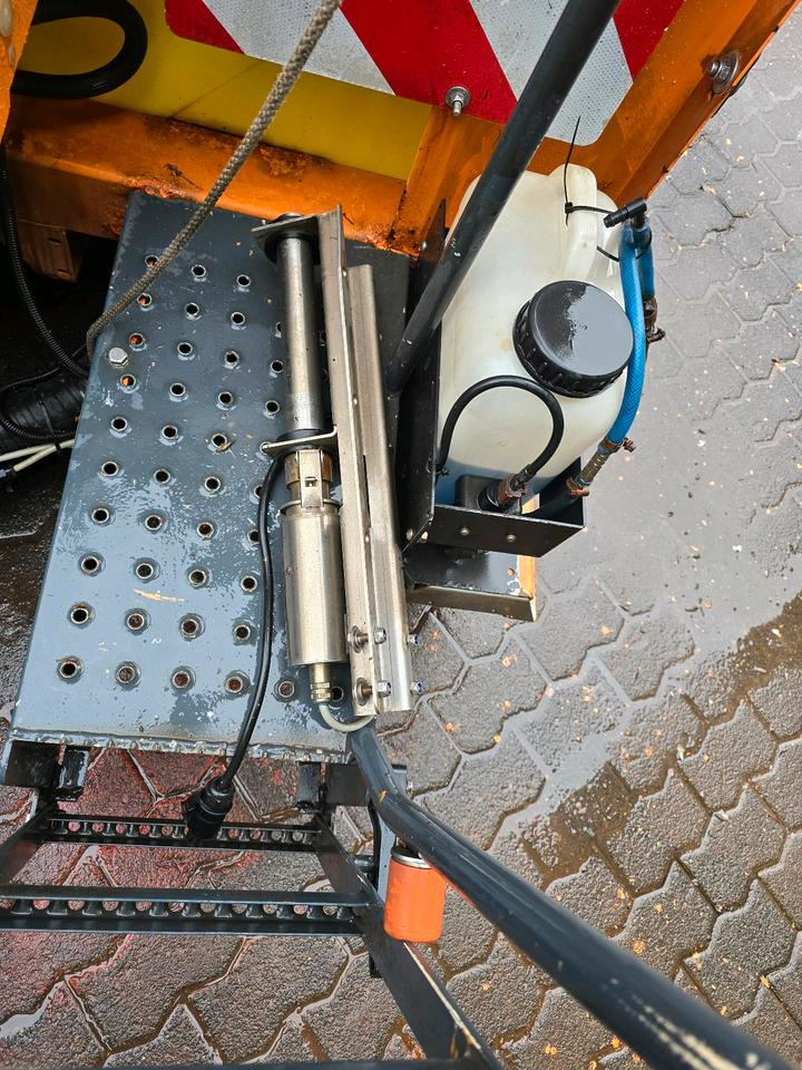Epandeur de sable Küpper-Weisser IMSSM F20020HFA Salzstreuer Salzsilo Streuautomat Winterdienst Unimog 405 U300 U 400 500 530 527 423 427 318 218 ThermoMat Schmidt Stratos Mulag Parkrahmen: photos 7