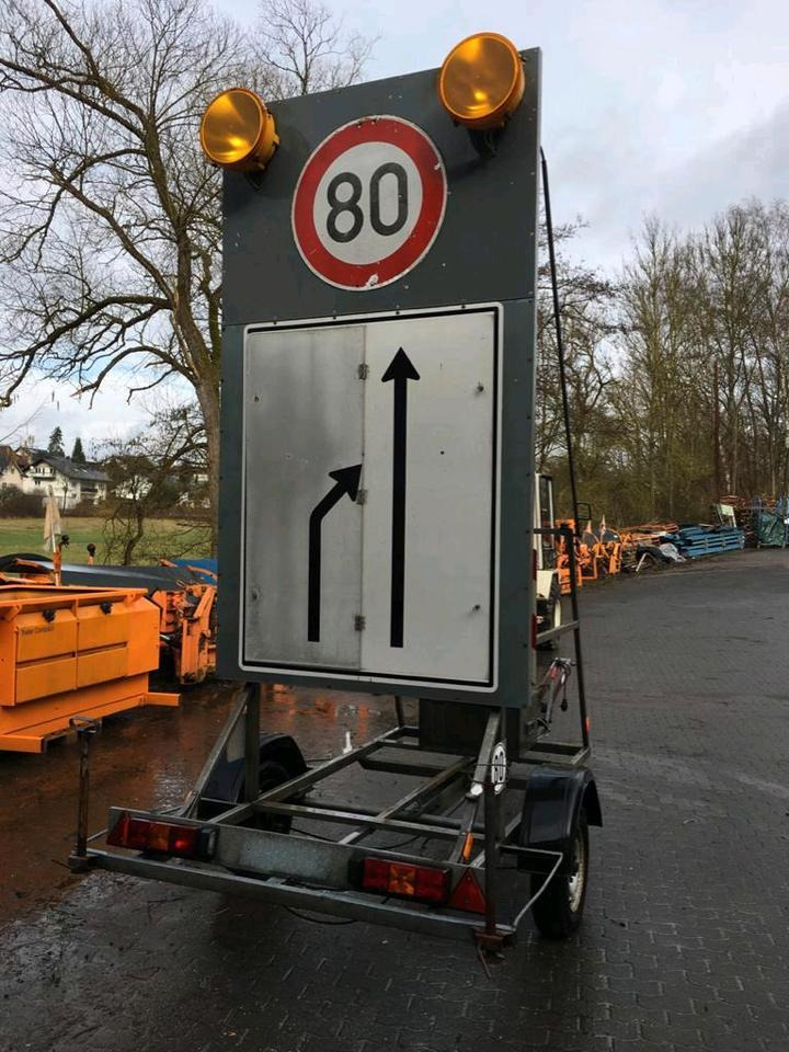 Nissen Vorwarntafel VLT Warntafel Verkehrsleittafel Verkehrsleitanhänger Verkehrssicherungsanhänger Absperrtafel Sperrwand Horizont VWT E Trebbiner - Remorque: photos 5 Nissen Vorwarntafel VLT Warntafel Verkehrsleittafel Verkehrsleitanhänger Verkehrssicherungsanhänger Absperrtafel Sperrwand Horizont VWT E Trebbiner - Remorque: photos 5