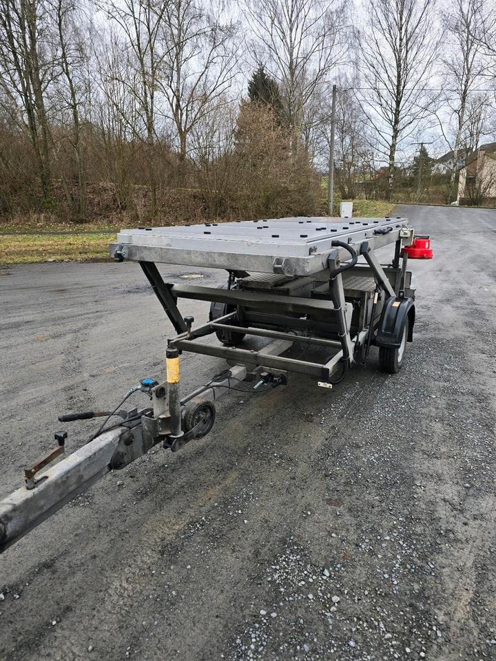 Trebbiner 5-farbig Horizont VWT Verkehrsleittafel Verkehrswarnanhänger Verkehrsleitanhänger Verkehrssicherungsanhänger Nissen Absperrtafel - Remorque: photos 5 Trebbiner 5-farbig Horizont VWT Verkehrsleittafel Verkehrswarnanhänger Verkehrsleitanhänger Verkehrssicherungsanhänger Nissen Absperrtafel - Remorque: photos 5