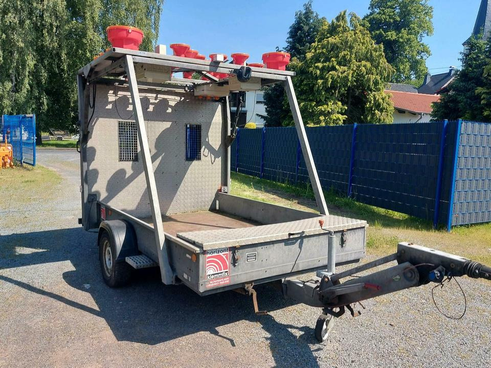 Trebbiner Absperrtafel AMD Verkehrsleittafel Vz616 - Remorque: photos 2 Trebbiner Absperrtafel AMD Verkehrsleittafel Vz616 - Remorque: photos 2