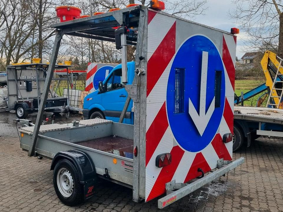 Trebbiner LED Absperrtafel 2019 FAT Sperrwand Verkehrsleittafel Verkehrsleitanhänger Verkehrssicherungsanhänger Leitanhänger VZ616 RSA21 - Remorque: photos 2 Trebbiner LED Absperrtafel 2019 FAT Sperrwand Verkehrsleittafel Verkehrsleitanhänger Verkehrssicherungsanhänger Leitanhänger VZ616 RSA21 - Remorque: photos 2