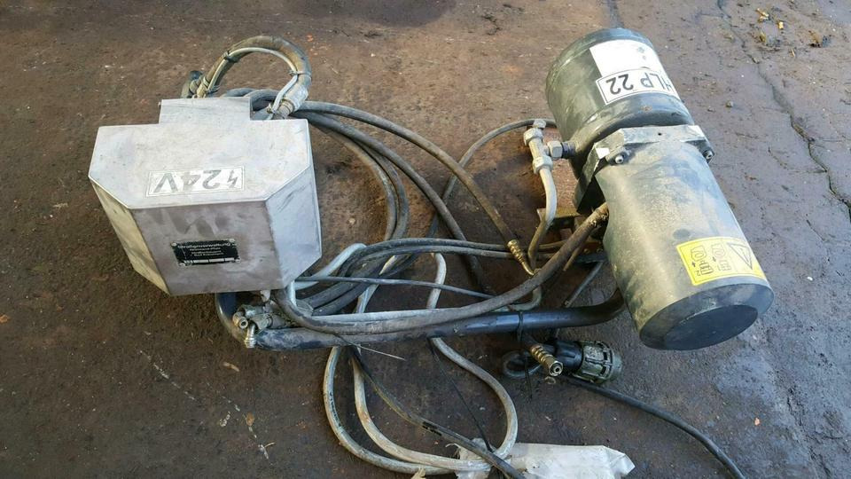 Schneepflug Schmidt Hydraulikanlage Schneeschild Elektrohydraulik - Hydraulique pour Véhicule de voirie/ Spécial: photos 1 Schneepflug Schmidt Hydraulikanlage Schneeschild Elektrohydraulik - Hydraulique pour Véhicule de voirie/ Spécial: photos 1