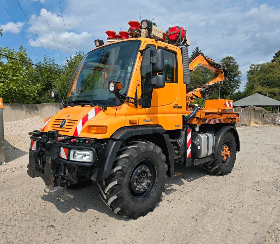 Unimog U400 6-Zylinder 2010 405/10 405/12 NKS-Z-UGN-43K Bluetec 5 Mercedes-Benz UGE UGN Mulag MHU 800 Mähausleger Böschungsmäher Böschungsmulcher Küpper-Weisser IMS Salzstreuer - Engin de déneigement: photos 1 Unimog U400 6-Zylinder 2010 405/10 405/12 NKS-Z-UGN-43K Bluetec 5 Mercedes-Benz UGE UGN Mulag MHU 800 Mähausleger Böschungsmäher Böschungsmulcher Küpper-Weisser IMS Salzstreuer - Engin de déneigement: photos 1