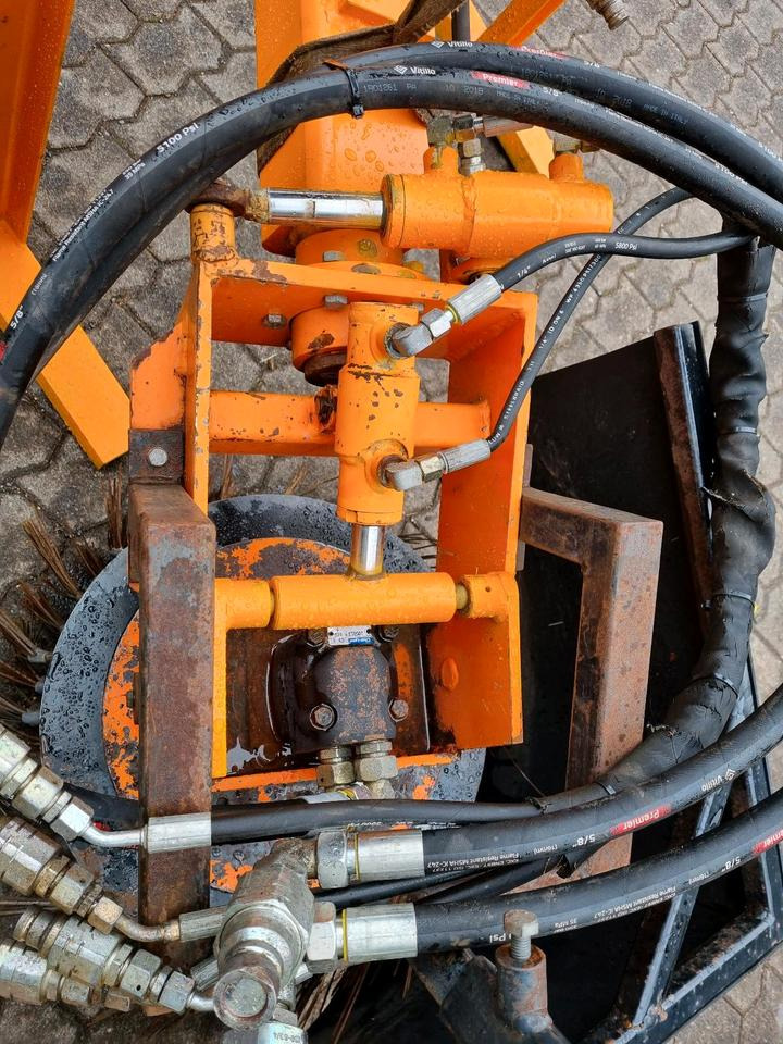 Wildkrautbürste passend für Multicar Tremo Ladog Mulag Unkrautbekämpfung Dücket Fiedler Wildkrautbesen Kehrmaschine Hansa Fendt unimog - Brosse: photos 4 Wildkrautbürste passend für Multicar Tremo Ladog Mulag Unkrautbekämpfung Dücket Fiedler Wildkrautbesen Kehrmaschine Hansa Fendt unimog - Brosse: photos 4