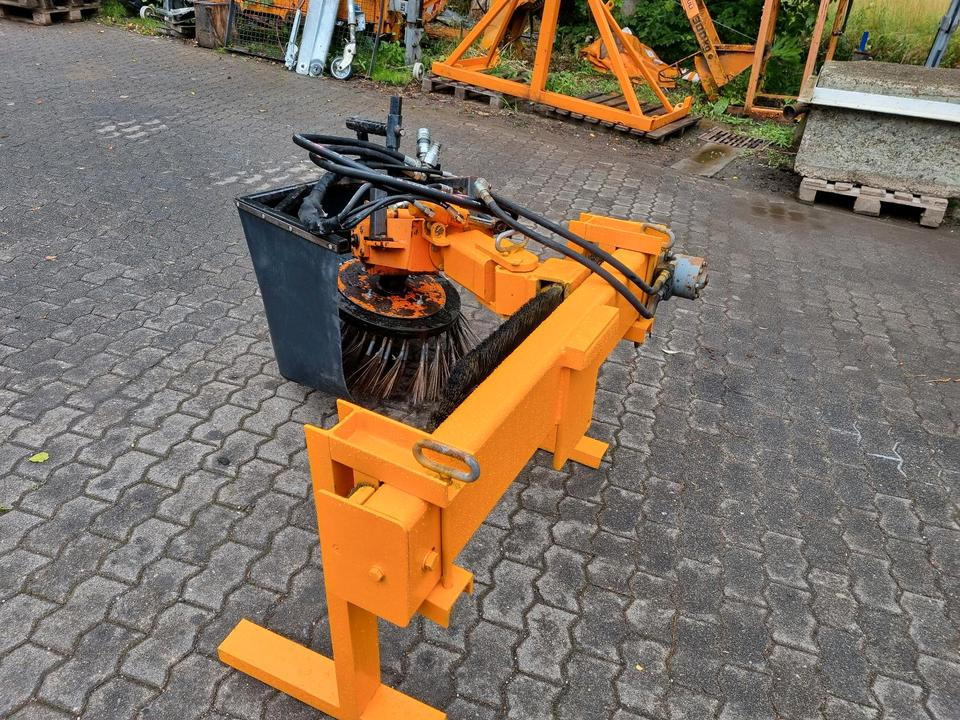 Wildkrautbürste passend für Multicar Tremo Ladog Mulag Unkrautbekämpfung Dücket Fiedler Wildkrautbesen Kehrmaschine Hansa Fendt unimog - Brosse: photos 2 Wildkrautbürste passend für Multicar Tremo Ladog Mulag Unkrautbekämpfung Dücket Fiedler Wildkrautbesen Kehrmaschine Hansa Fendt unimog - Brosse: photos 2