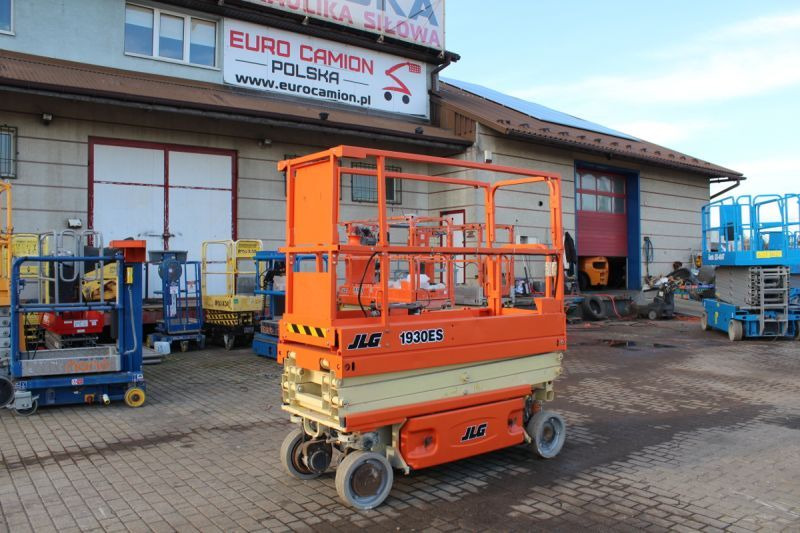 Podnośnik nożycowy elektryczny 8 m JLG 1930 ES - Nacelle ciseaux: photos 1 Podnośnik nożycowy elektryczny 8 m JLG 1930 ES - Nacelle ciseaux: photos 1
