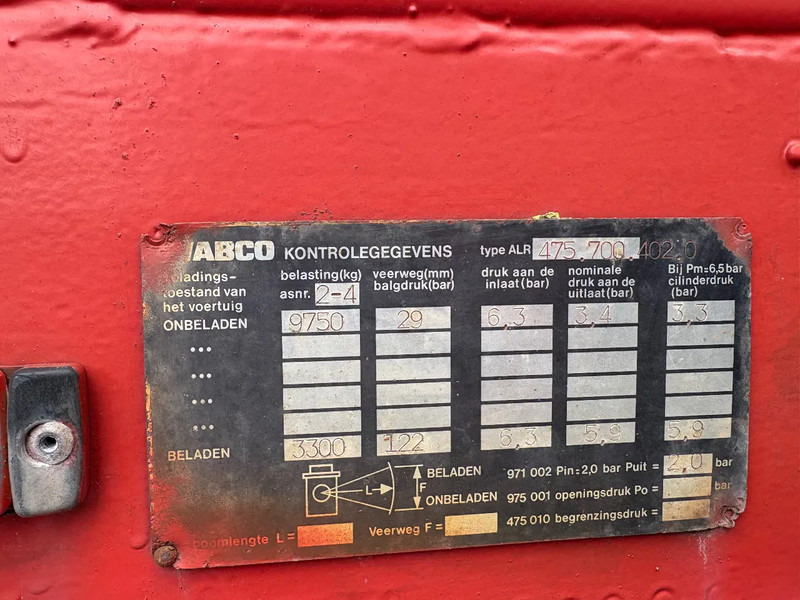 Semi-remorque plateau Nooteboom OVB - 48VV / 2x uitschuifbaar 2855cm / BPW ASSEN / 3x hydraulisch gestuurd / APK - TUV OKTOBER 2025 /: photos 11 Semi-remorque plateau Nooteboom OVB - 48VV / 2x uitschuifbaar 2855cm / BPW ASSEN / 3x hydraulisch gestuurd / APK - TUV OKTOBER 2025 /: photos 11