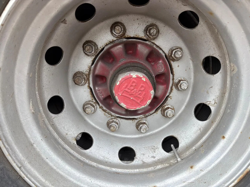 Semi-remorque plateau Nooteboom OVB - 48VV / 2x uitschuifbaar 2855cm / BPW ASSEN / 3x hydraulisch gestuurd / APK - TUV OKTOBER 2025 /: photos 6 Semi-remorque plateau Nooteboom OVB - 48VV / 2x uitschuifbaar 2855cm / BPW ASSEN / 3x hydraulisch gestuurd / APK - TUV OKTOBER 2025 /: photos 6