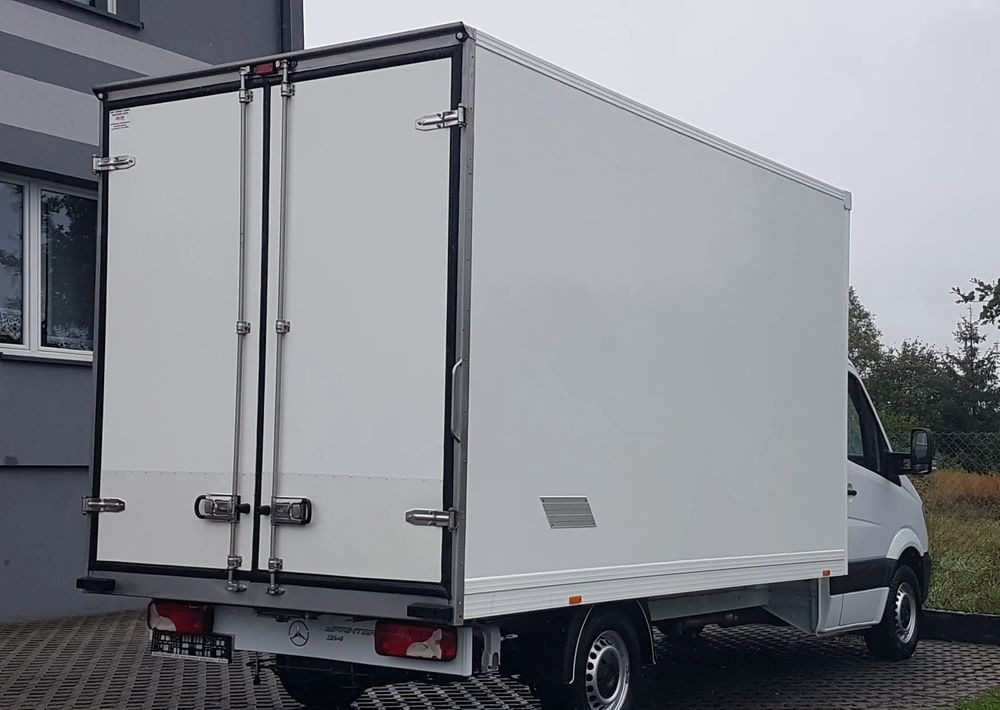Mercedes-Benz Sprinter KONTENER 8EP 4,21x2,15x2,30 KLIMA 314 CDI MANUAL - Fourgon grand volume: photos 4 Mercedes-Benz Sprinter KONTENER 8EP 4,21x2,15x2,30 KLIMA 314 CDI MANUAL - Fourgon grand volume: photos 4
