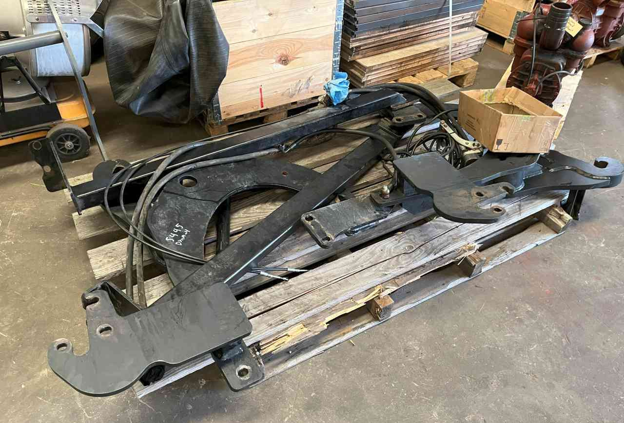 BMH Palas SC 370 Front-laders / Frontlader / Voorlader / Tractoren - Chargeur frontal pour tracteur: photos 4 BMH Palas SC 370 Front-laders / Frontlader / Voorlader / Tractoren - Chargeur frontal pour tracteur: photos 4