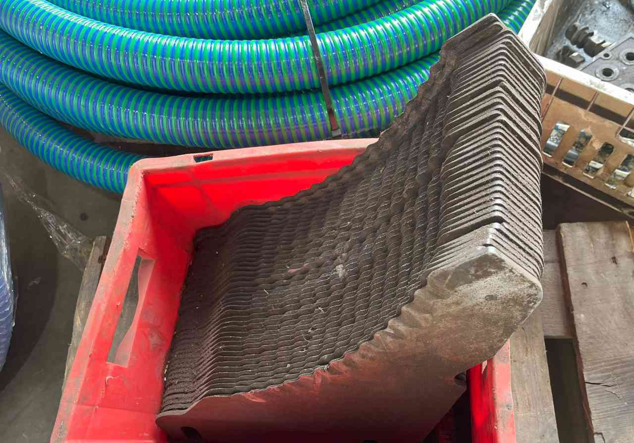 Bergmann Silagemes messenset B02-1011 Carex, Shuttle, Royal, Repex weidebouwmachines - Autochargeuse: photos 1 Bergmann Silagemes messenset B02-1011 Carex, Shuttle, Royal, Repex weidebouwmachines - Autochargeuse: photos 1