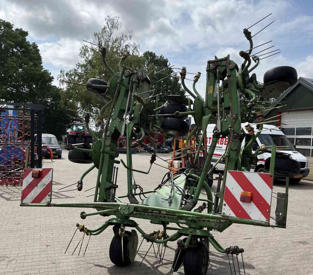 Krone KW 8.80/8 Schudder Tedder Kreiselheuer weidebouwmachines - Faneuse: photos 4 Krone KW 8.80/8 Schudder Tedder Kreiselheuer weidebouwmachines - Faneuse: photos 4