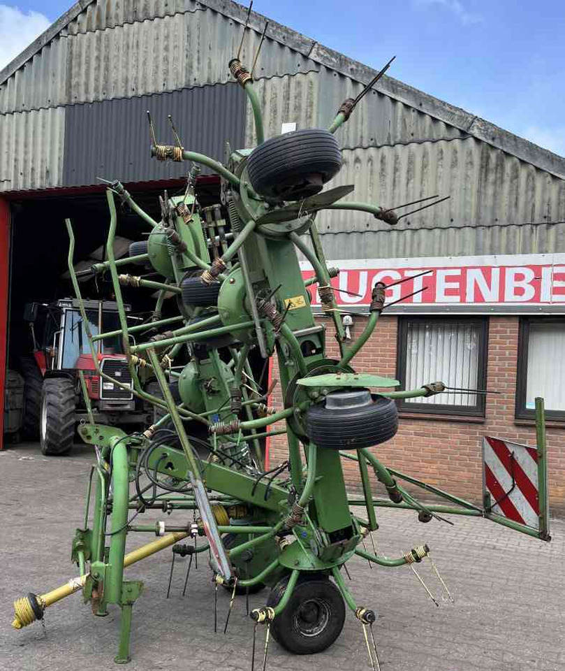 Krone KW 8.80/8 Schudder Tedder Kreiselheuer weidebouwmachines - Faneuse: photos 3 Krone KW 8.80/8 Schudder Tedder Kreiselheuer weidebouwmachines - Faneuse: photos 3