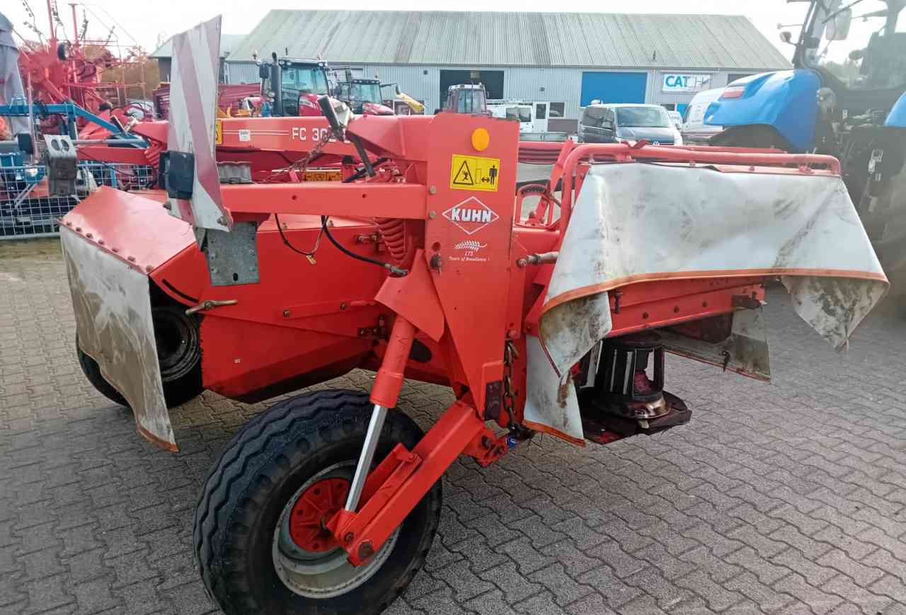 Kuhn FC302G getrokken schijvenmaaier *Verkocht/sold* - Faucheuse: photos 3 Kuhn FC302G getrokken schijvenmaaier *Verkocht/sold* - Faucheuse: photos 3
