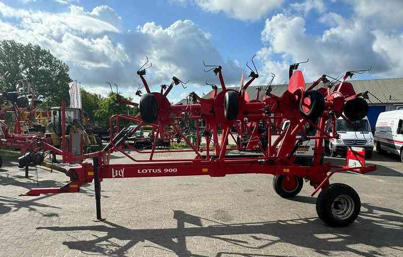 Lely Lotus 900 - Faneuse: photos 1 Lely Lotus 900 - Faneuse: photos 1
