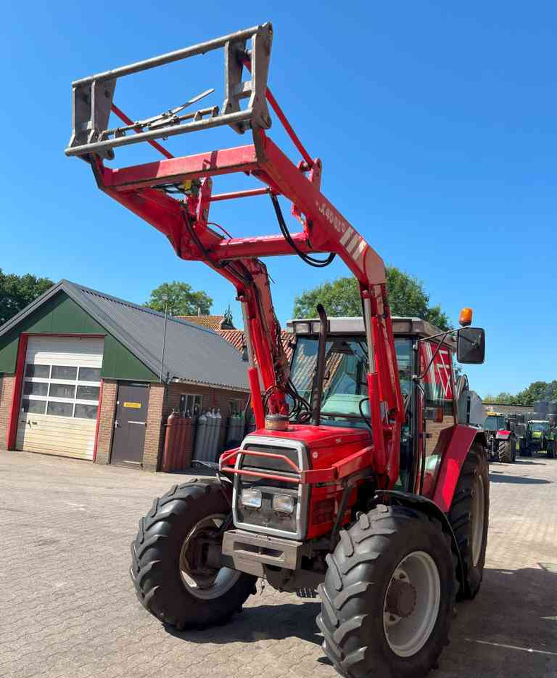 Massey Ferguson 6140 Dynashift met Mailleux voorlader tractoren *Verkocht/sold* - Tracteur agricole: photos 4 Massey Ferguson 6140 Dynashift met Mailleux voorlader tractoren *Verkocht/sold* - Tracteur agricole: photos 4
