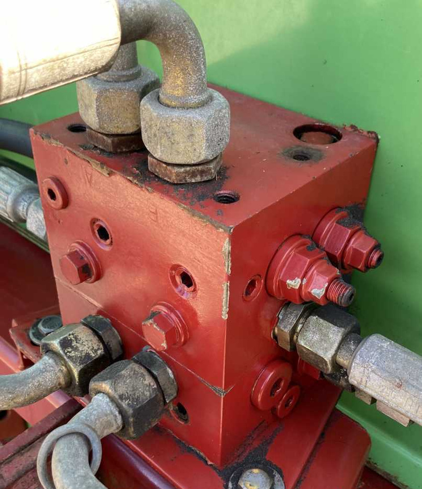 Strautmann Hydrofox HK3 kuilsnijder kuilvoersnijder U snijder voermachines - Matériel d'ensilage: photos 4 Strautmann Hydrofox HK3 kuilsnijder kuilvoersnijder U snijder voermachines - Matériel d'ensilage: photos 4